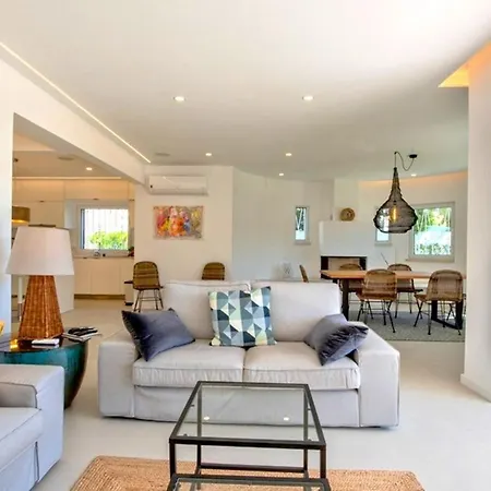 Old Village Area, Your Perfect Vilamoura Getaway, Private Pool, Ac Wifi Quarteira