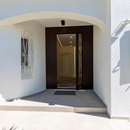 Villa Old Village Area, Your Perfect Vilamoura Getaway, Private Pool, Ac Wifi