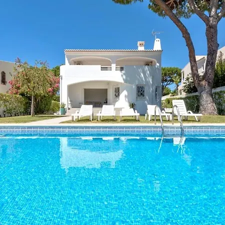 Villa Old Village Area, Your Perfect Vilamoura Getaway, Private Pool, Ac Wifi