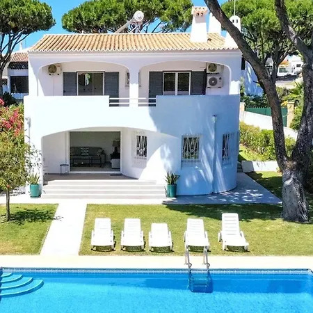 Villa Old Village Area, Your Perfect Vilamoura Getaway, Private Pool, Ac Wifi Quarteira